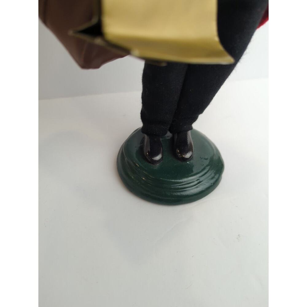 Byers Choice Carolers Male Traveler With Duffle & Gift Bag Signed 1999 - Picture 6 of 9